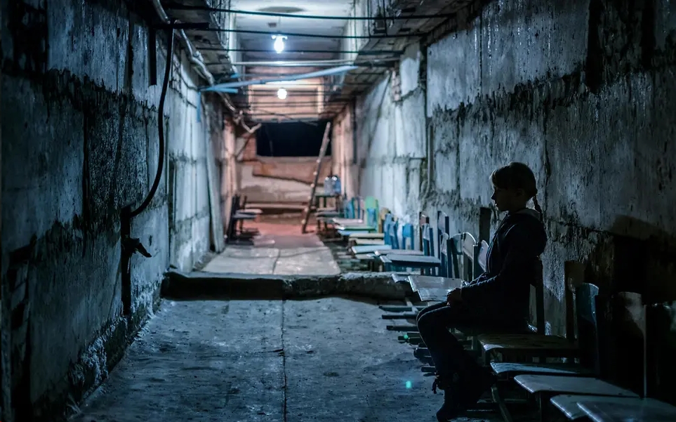 Kindheit im Bombenkeller (Foto: UNICEF)